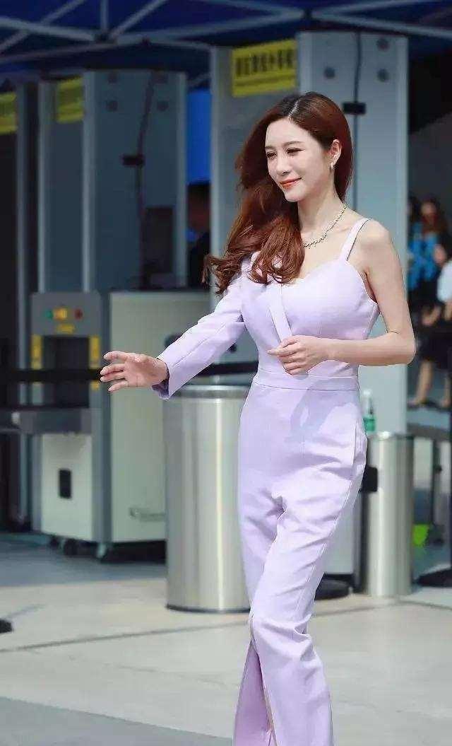 直筒 打底裤的穿着让你大开眼界,拥有了气质与优雅,让你美出高度