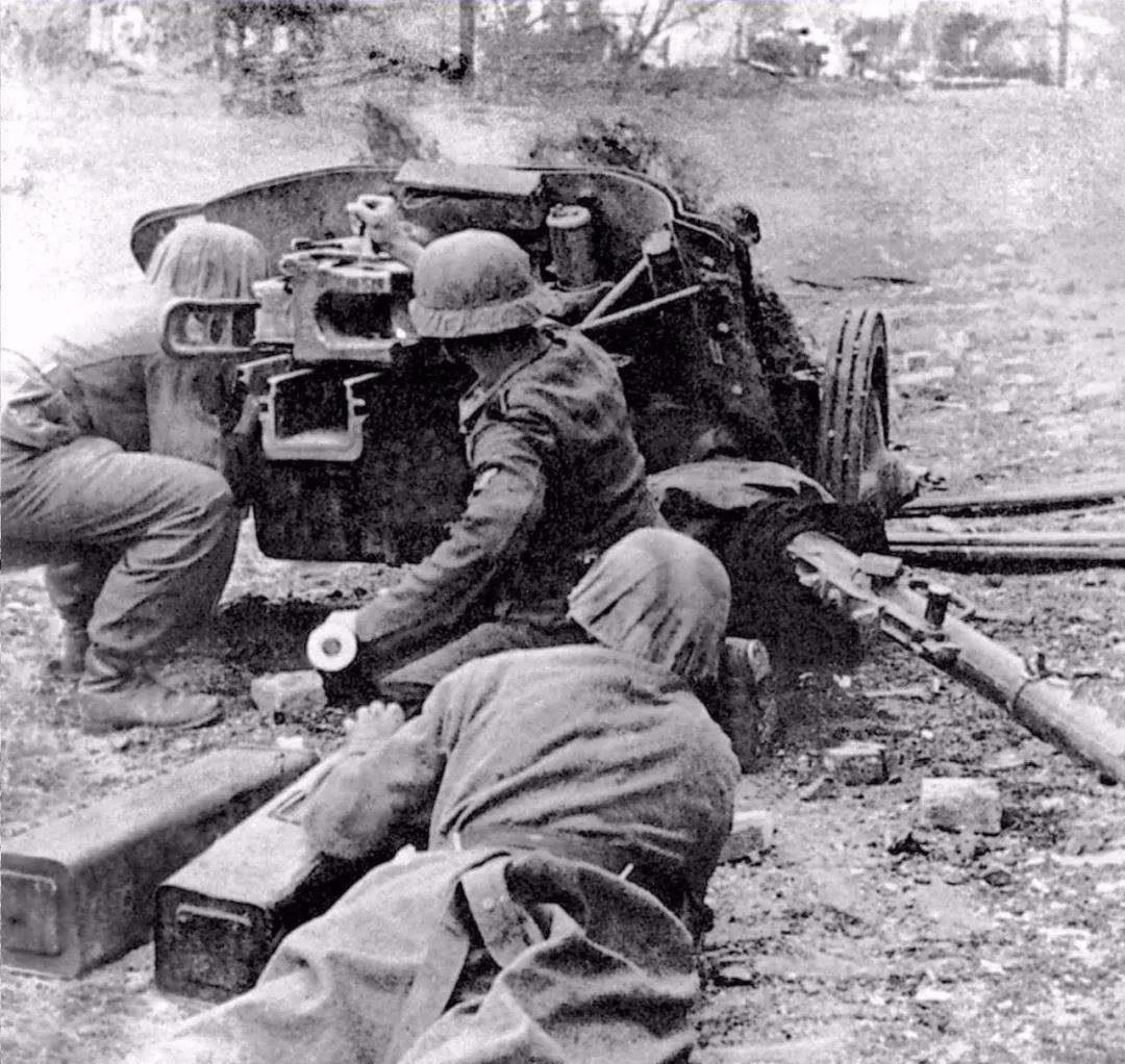 小兵|斯大林格勒战役多残酷?士兵均活不过1天,小兵活三天就能当连长