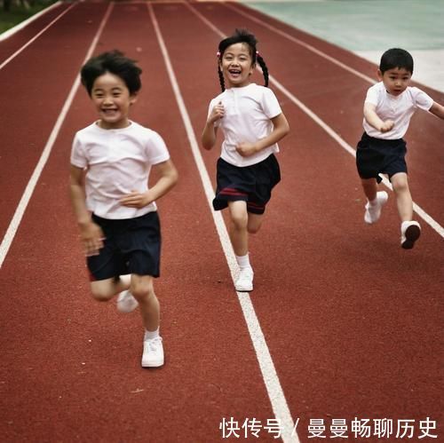 妈妈|女儿11岁身高1米4,多亏妈妈坚持做3件事,让她3年长高20cm