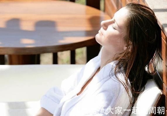 行为|比频繁洗发更伤头发的三种行为,最后一种,很多人“明知故犯”