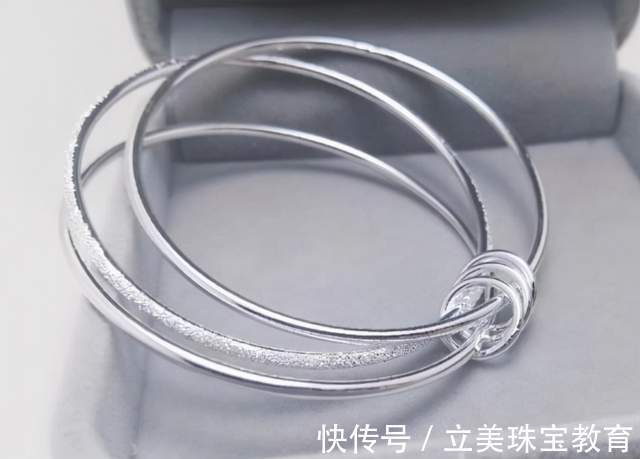 价格 纯银手镯多少钱一个?看完你就全懂了