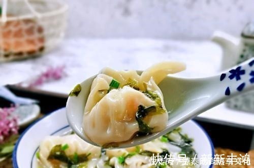 骨头|馄饨汤汁不难调,只需加这几种调料,开水一冲,比骨头汤还鲜!