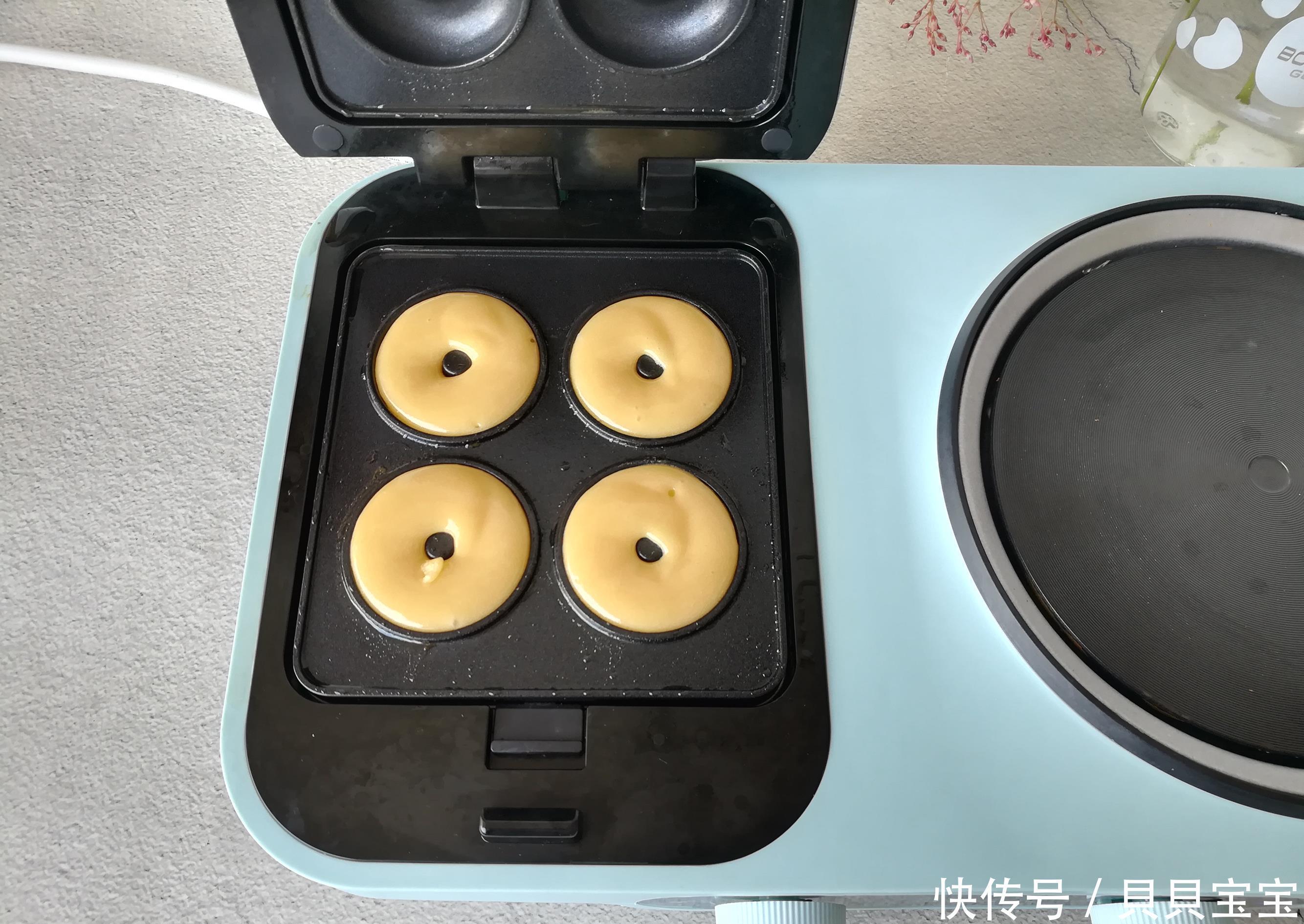 龙宝|孩子迷上这蛋糕，不加牛奶不加水，无需打发免烤箱，蓬松又香软