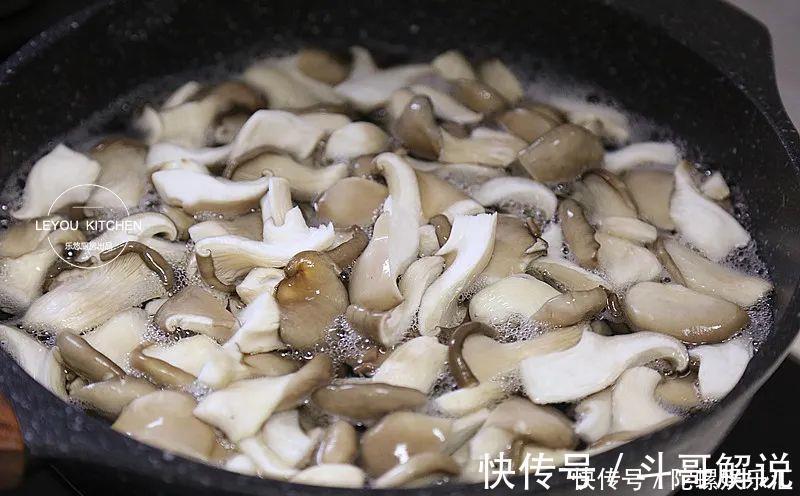 凉菜|十几分钟上桌的爽口凉菜，一点肉没放，吃着比肉还香