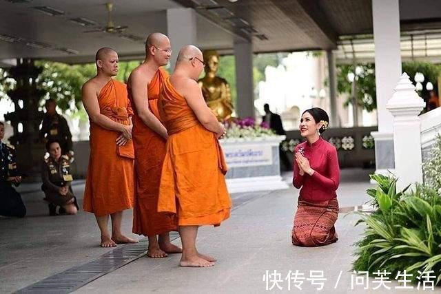 苏提达!诗妮娜有凳子不坐非得跪泰王身边!卑微得让人心疼,难怪苏提达输