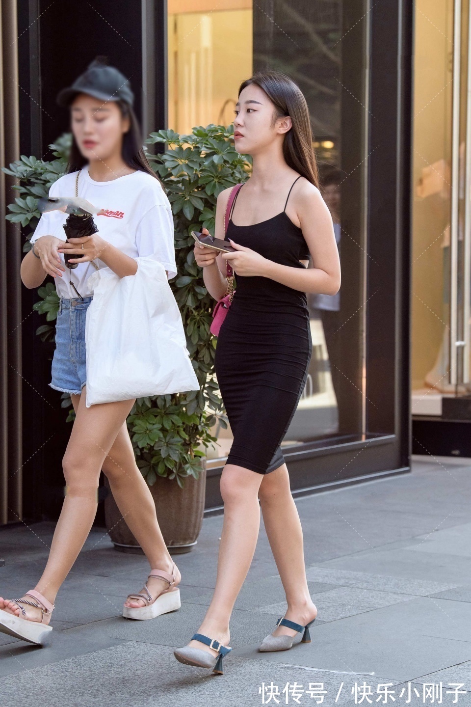 搭配 时尚气质优雅的女孩,走大街上格外的突出,异常的迷人!