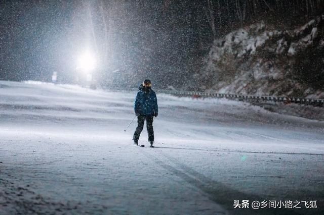 |邓超雪地撒野又帅又可爱 耍宝搞笑与滑雪酷帅随意切换