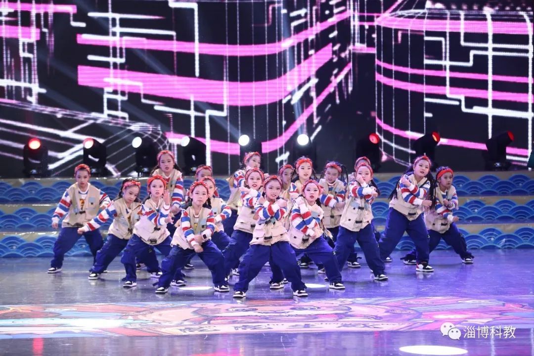 大幕拉開！2022跨年盛典開啟錄制！一起為孩子們加油！