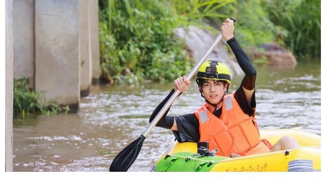 李菲儿|《完美的夏天2》李汶翰于小彤宋威龙峡谷漂流 利路修Twins挑战冰舞