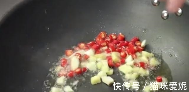 解馋|原来正宗的红烧鱼是这样做，大厨教你几个技巧，好吃解馋超下饭