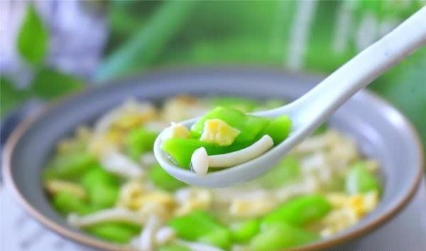 不要吃冰淇淋了,多喝这汤,天然的“褪黑素”,皮肤不怕晒黑了