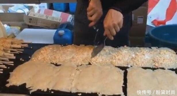 道小吃|男子靠卖这个小吃月收入上万,10块钱一串,看一眼你肯定想吃