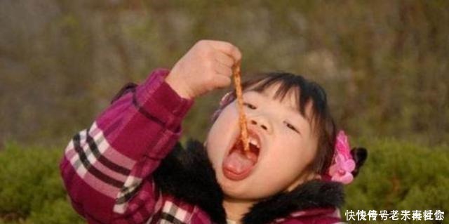 孩子|从小不被允许吃零食的孩子,长大后大多躲不掉2种结局,值得深思