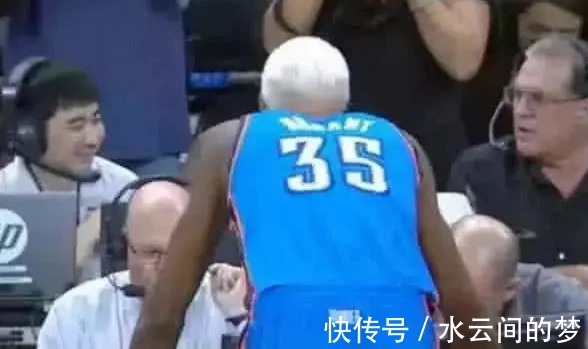 詹黑|NBA容易让人产生错觉照片，姚明偷瞄美女 詹皇怒吼母亲