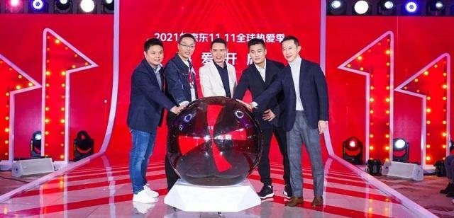 双十一|1年进账超7600亿，超阿里跻身中国第二，电商巨头提前打响双十一