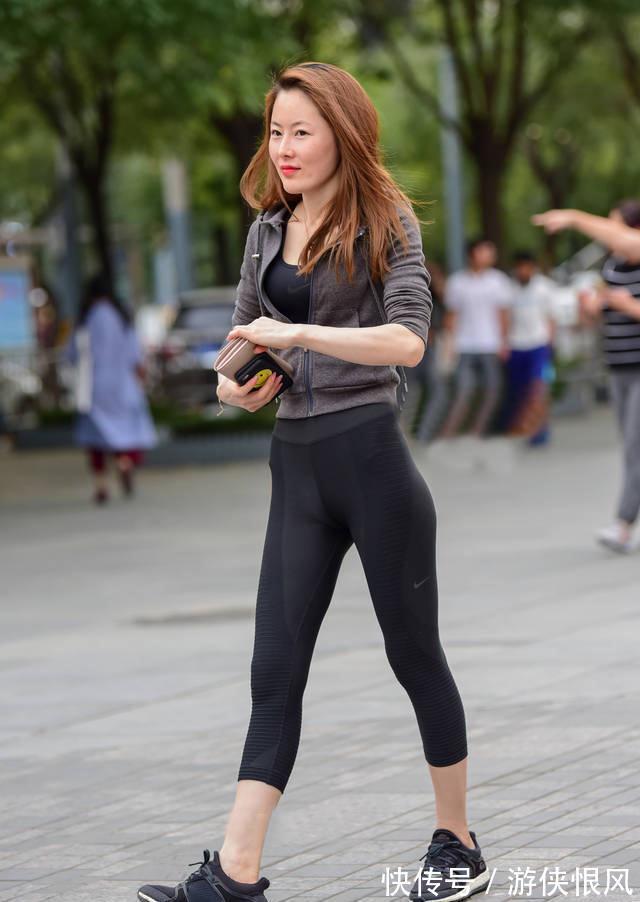 短裤 一字领长袖配短裤,精致而青涩