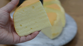 你用电饭煲做戚风蛋糕老不成功？苹果姐教你详细操作，松软轻盈