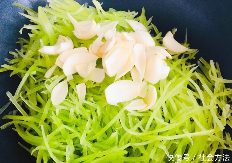 冬天宁可少吃肉,也要多食此菜,排出毒素,润