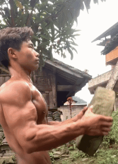 农村|这位从农村里走出来的肌肉男，到底什么水平？