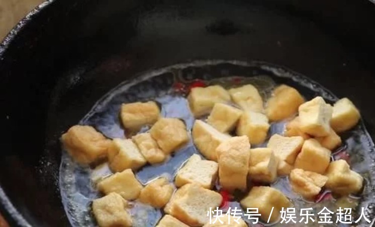 油豆腐|夏天多吃大白菜,教你独特做法,好吃解馋,上桌连汤汁都不剩