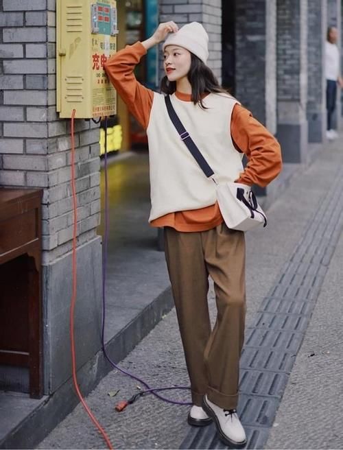 又到了穿马甲的季节，学会这几个搭配思路，时髦百搭显气质