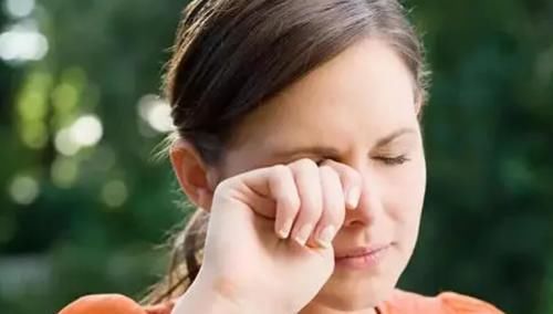 皮肤|42岁男子以为皮肤过敏,却查出肝硬化,医生:身体2处发痒,尽早做检查