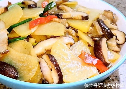 青红椒|制作简单的一道家常菜,刚上桌就扫光,特别适合老人孩子吃