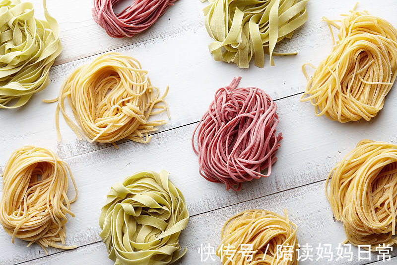 面条别再煮着吃了,试试这种新做法 ,爽滑劲道好吃到停不下来