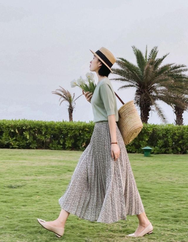 穿搭|今夏小个子女生如何穿搭显高显瘦,学会这几套搭配技巧,秒变女神