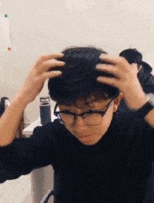 |笑话:遇到一算命老先生,盯了我好久,非要给我算一卦