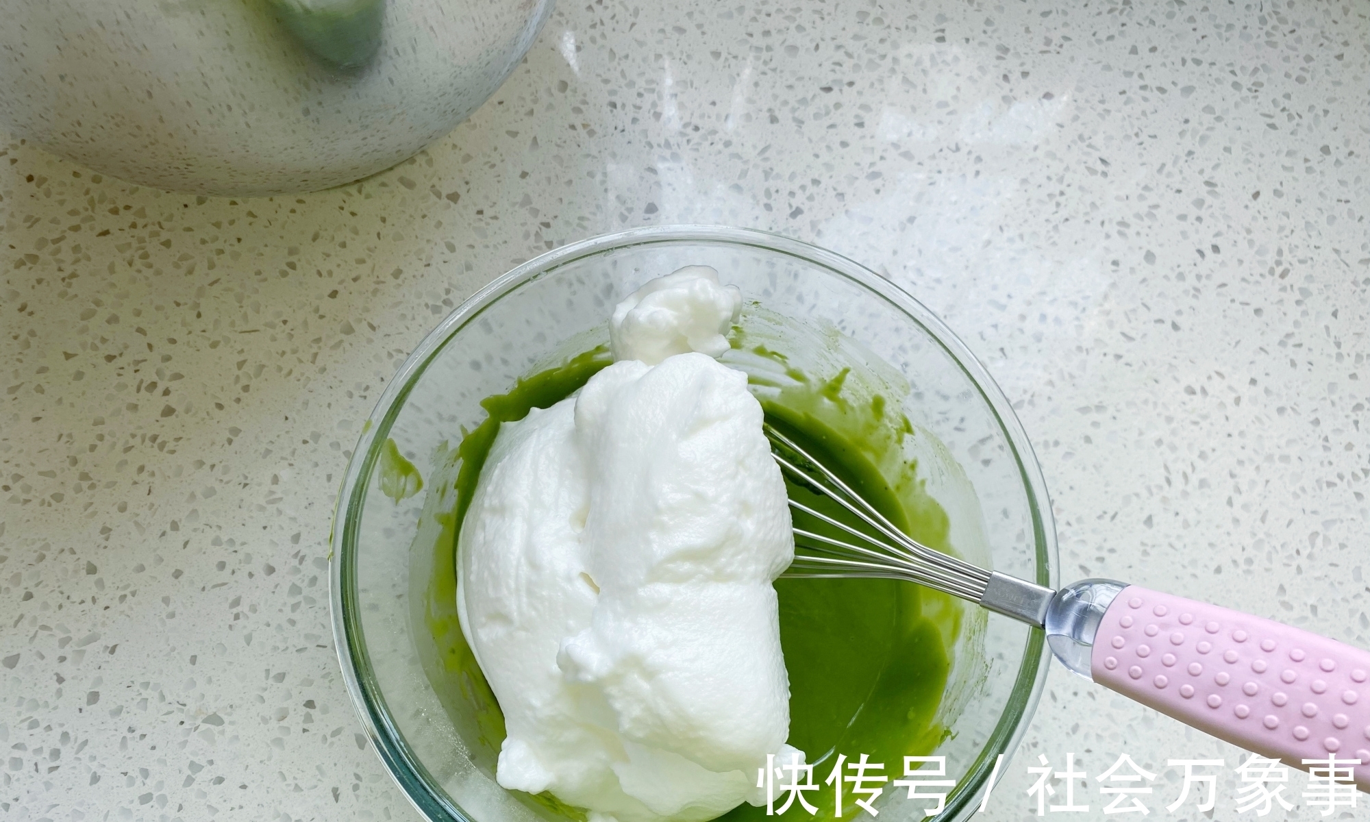 蛋白霜|蛋糕此做法太好吃了，我家一周吃五次，卷一卷细腻柔软又美味