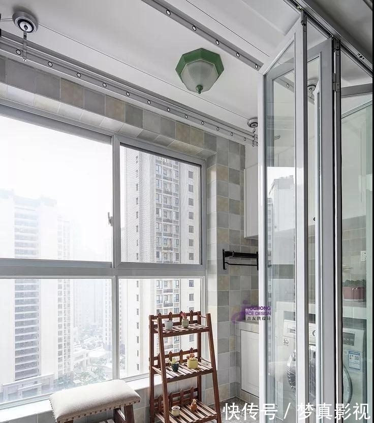 晾衣架|客厅阳台不装晾衣架,怎么解决晾衣服的问题?解决你的困扰