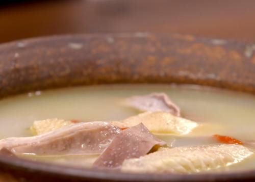 居家|居家分享猪肚鸡的好吃做法,鲜香肉嫩,营养美味,孩子爱吃的美食