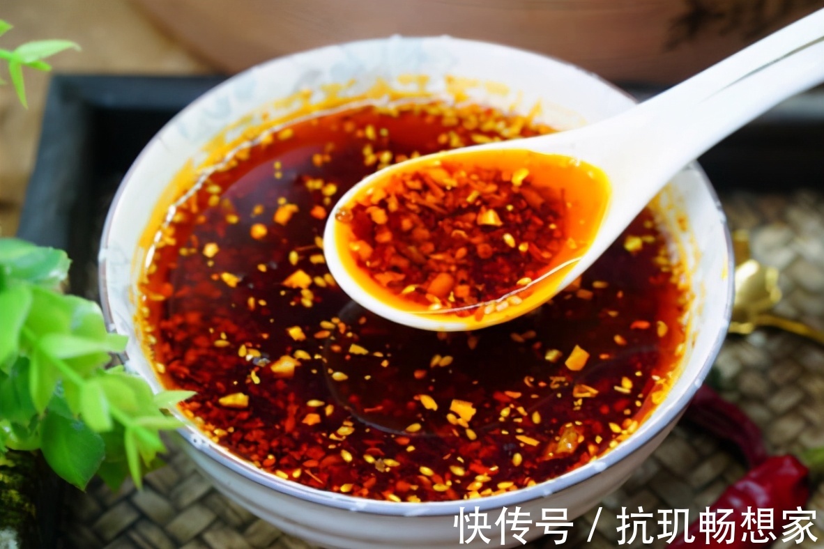 花生米|炸辣椒油,直接泼热油是大错!牢记5个技巧,红亮诱人,又香又辣