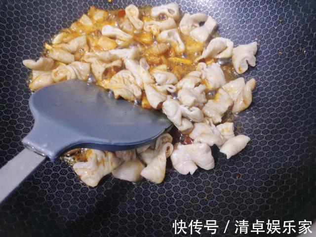 肥肠好吃不好洗教你1招洗2次，保证无异味还干净