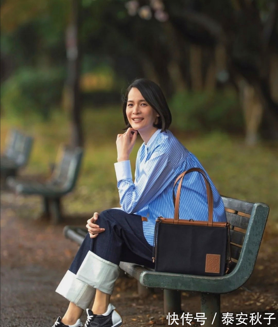 羊毛衫 50+“大妈”衣品真好!借助穿搭小妙招;将自己穿成“少女”!