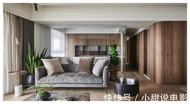电视背景墙|不喜欢太浅的原木风格装修?看看他家的胡桃木,低调又显高级感!