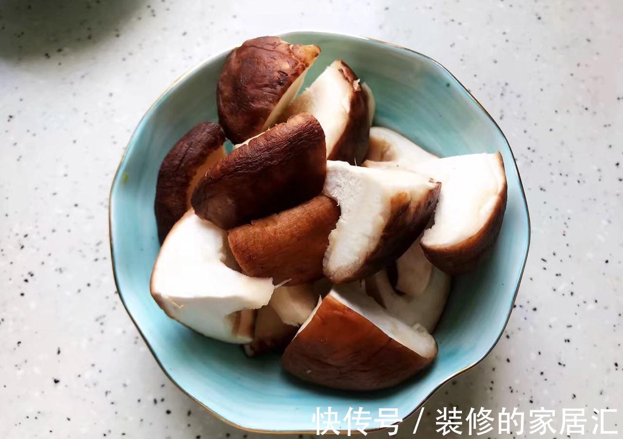 秋季养生多喝虫草花排骨汤，滋补身体，清淡滋润味道很不错