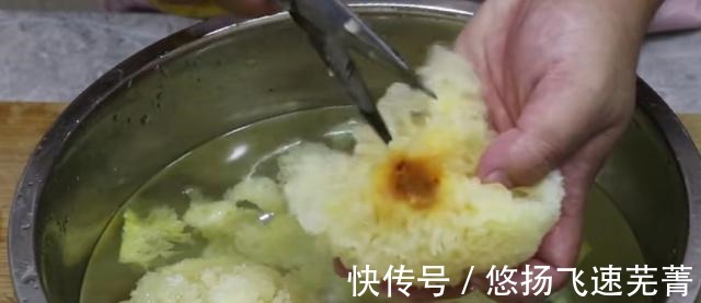学会一招,做出来的红枣银耳汤好喝不腻、口感软嫩顺滑全家都爱喝!