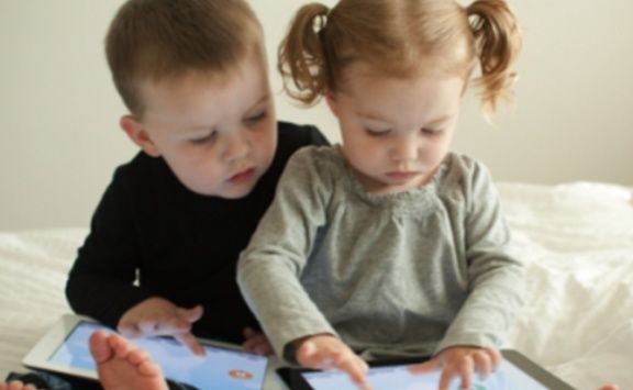 如果你的孩子正在偷偷做这件事，请一定要阻止他，否则追悔莫及