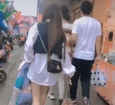 大孩子|“最豪放小姨”溜娃火了一手拎娃简单粗暴,宝宝生无可恋克星