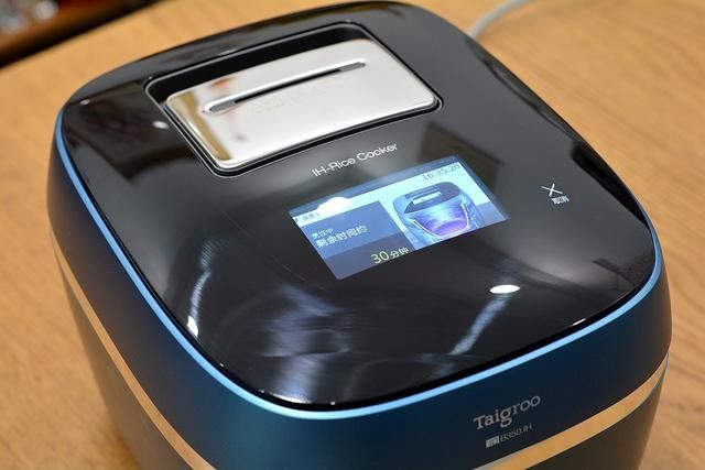 啤酒炖草鱼真够味，肉嫩汤浓，用电饭煲炖省心省事营养不流失