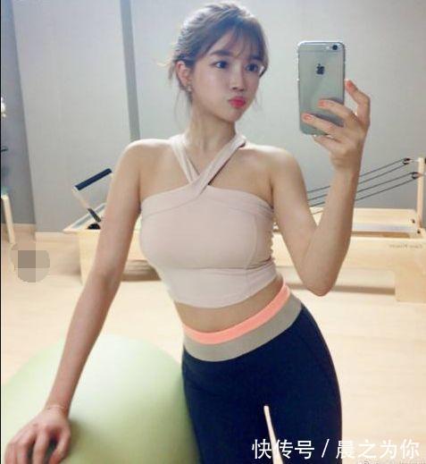 时尚 高挑修身的打底裤美女,展现出完美修长的身材,魅力十足!