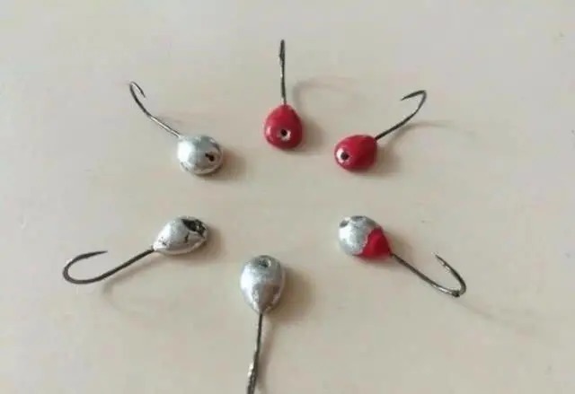 浮漂|传统钓很落后?这种钓法连饵料都不用,可它专攻水底大鲫大鲤