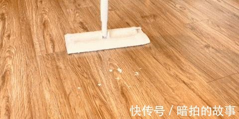 家里地板到处都是头发不用愁，教你几招，碎发清除啦！