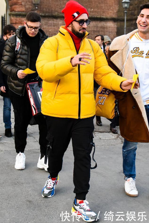 穿好2021流行色，比别人先时髦一步，这4款黄色单品不要错过