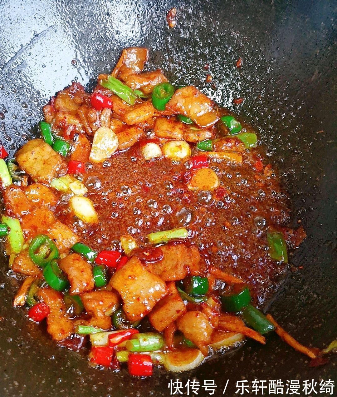 土豆|咸香辛辣的干锅土豆片，超级简单，赶快来学吧~