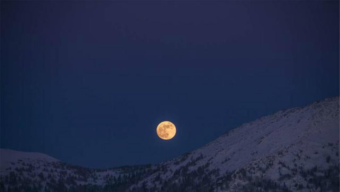 小修$明朝才子袁中道一首抒情诗,只有短短的20个字,却美得令人心醉!