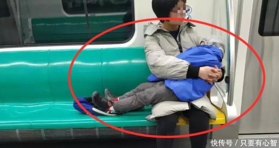 教养|3张地铁坐姿图火了:有教养和没教养的孩子,差距显而易见