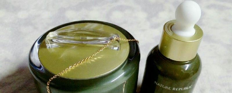 妆前要用精华和面霜吗